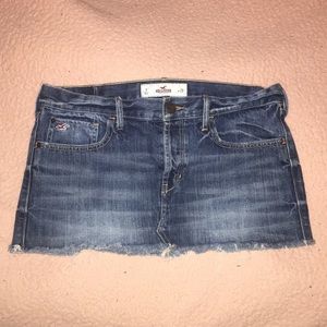 Hollister mini skirt!